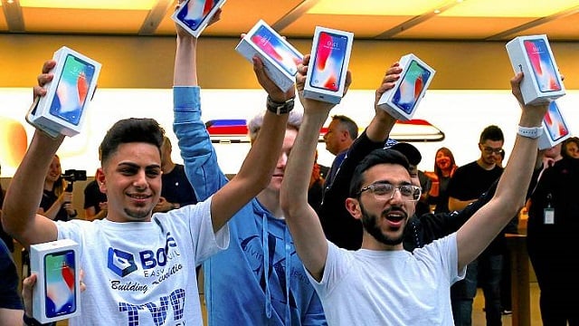 hundreds of people queued up outside apple 039 s store in central sydney early on friday to be the first in the world to get their hands on the new iphone x photo reuters