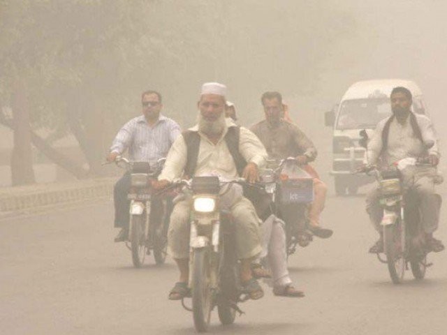 Smoking, air pollution behind surge in COPD | The Express Tribune