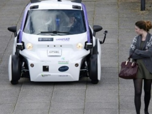 A self-driving vehicle being tested in a pedestrian zone of London.
PHOTO: AFP