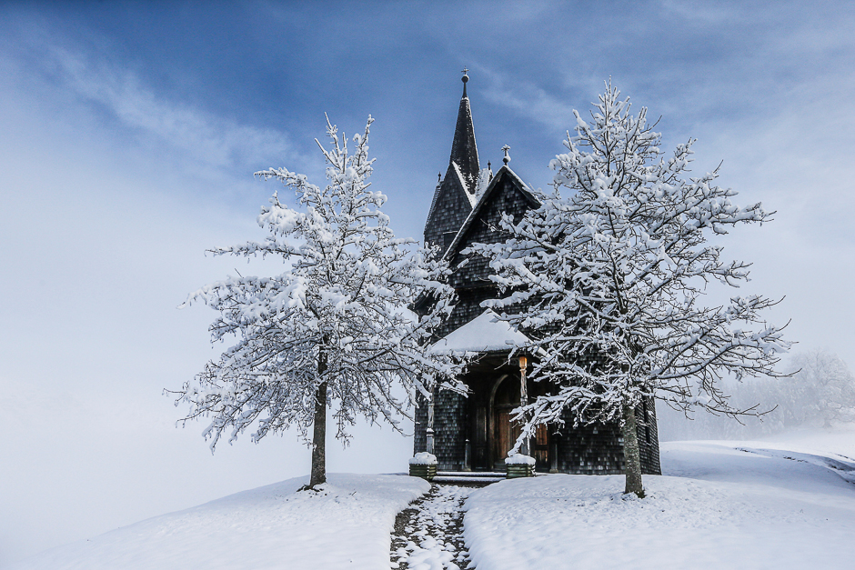 A snow-covered chapel is seen, after the first snowfall of the season, in the western Austrian village of Tulfes, Austria. PHOTO: REUTERS