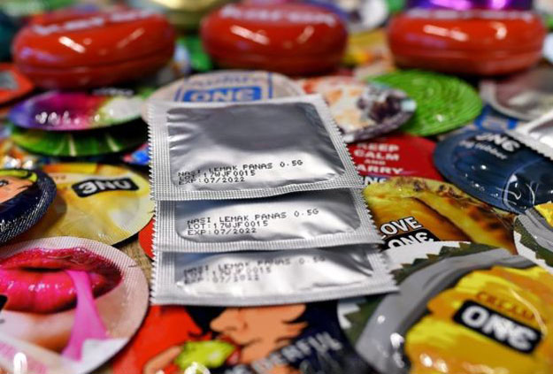 Condoms---web