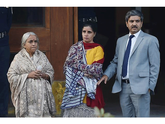 Image result for pakistan jadhav family met