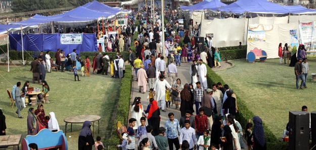 A large number of people visited the exhibition. PHOTO: SHAHID ALI