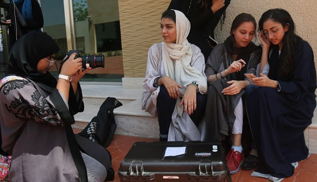 Saudi women study film making at a university in Jeddah, Saudi Arabia March 7, 2018. Picture taken March 7, 2018. PHOTO: REUTERS