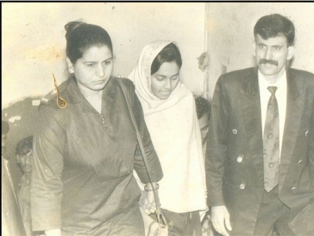 Asma Nawab with her lawyer at City Courts in Karachi in 1998. PHOTO: COURTESY JAVED AHMED CHHATARI