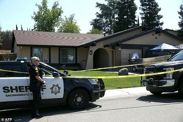 Sheriff's deputies cordoned off accused 'Golden State Killer' Joseph James DeAngelo home in Citrus Heights, California, as they searched for evidence. PHOTO: DAILY MAIL
