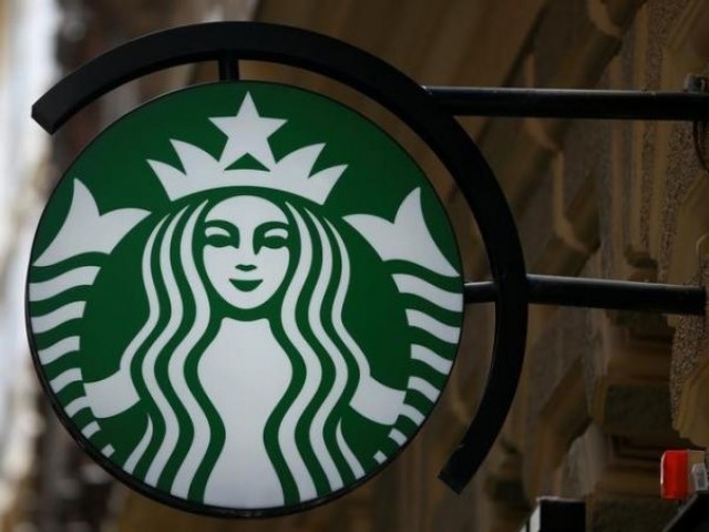  Starbucks closes 8 000 US stores to train staff against 