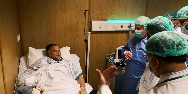 Nawaz visits Iqbal at the hospital. PHOTO: EXPRESS