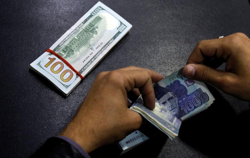Foreign Exchange Sbp S Reserves Decrease 216 5m To 10 15b The - 