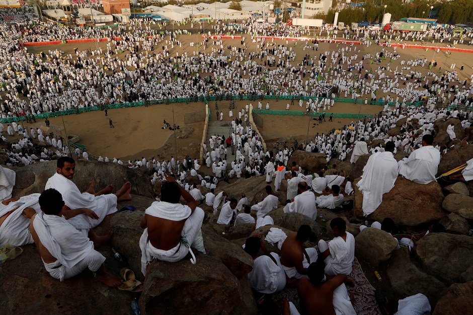 Pilgrims gather on Mount Arafat during Hajj on August 20, 2018. PHOTO:REUTERS