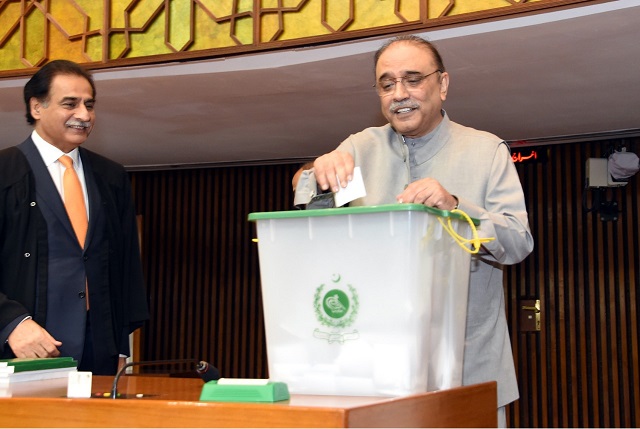 Former president Asif Ali Zardari casts vote PHOTO: APP