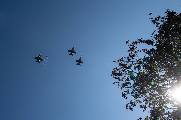 US Navy, F/A-18 Super Hornets from Strike Fighter Squadrons (VFA) 31, VFA-32, VFA-87 and VFA-105 honor late Senator John McCain. PHOTO:AFP