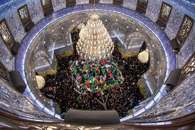 Shiite Muslim pilgrims gather at the shrine of saint al-Abbas in the central Iraqi holy city of Karbala on October 30, 2018, during the Arbaeen religious festival. PHOTO: AFP