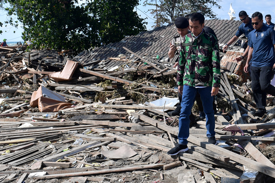 Indonesian President Joko Widodo vists the area affected by an earthqquake and tsunami in Palu, Sulawesi, Indonesia. Reuters 