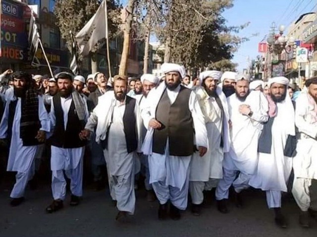 JUI-F leaders along with workers march in protest against the acquittal of Aasia Bibi in Quetta. PHOTO: EXPRESS