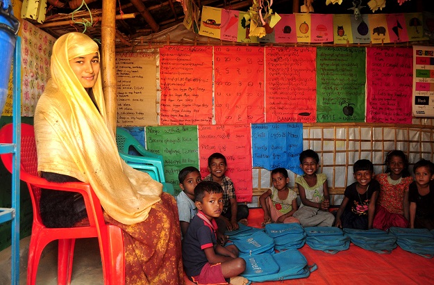  Forminâs sister Nur Jahan also dreamed of going to college. Now she is married and pregnant and must stay in the refugee camp, where she teaches children. PHOTO: REUTERS