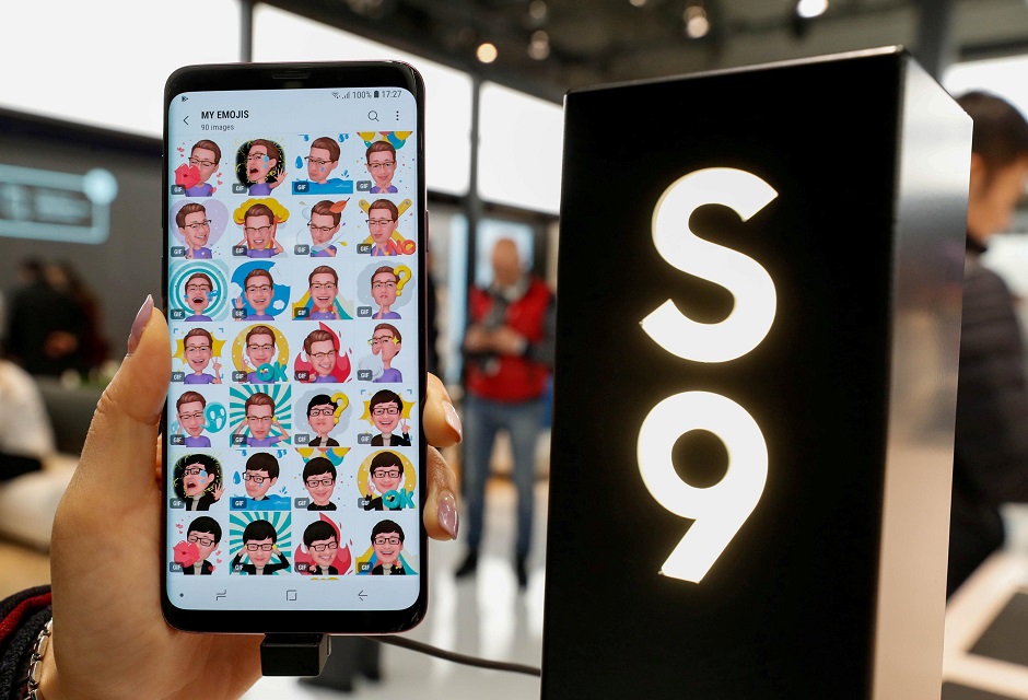 FILE PHOTO: The new Samsung Galaxy S9 Plus mobile is shown during the Mobile World Congress in Barcelona, Spain February 27, 2018. REUTERS/Yves Herman/File Photo ORG XMIT: TOR470