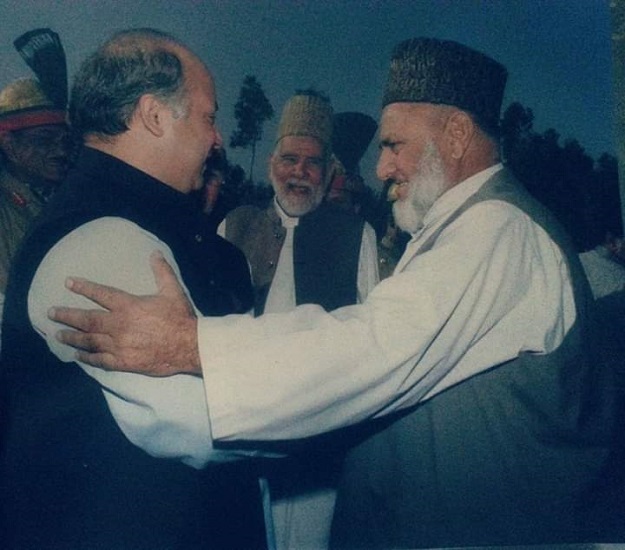 Dilawar Khan with Nawaz Sharif. PHOTO:EXPRESS