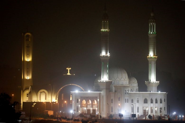 egyptian explosives expert killed defusing bomb near church in cairo