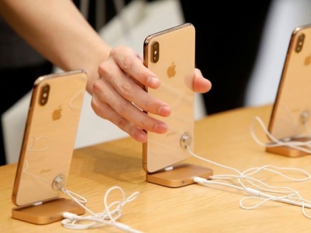 Apple will reportedly manufacture 10% fewer iPhones this quarter