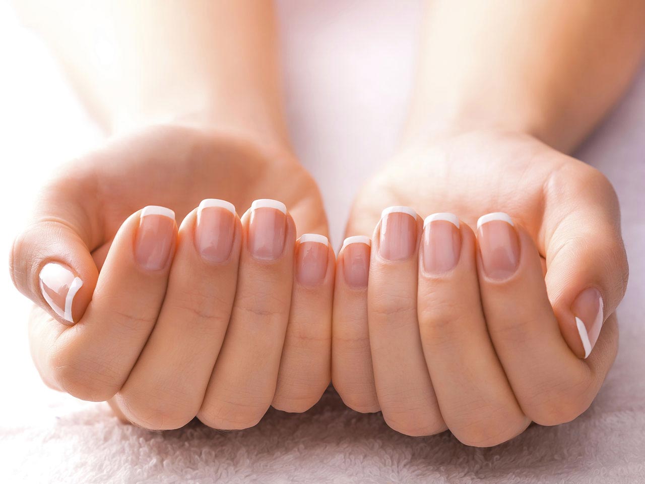 5 tips for strong, shiny nails