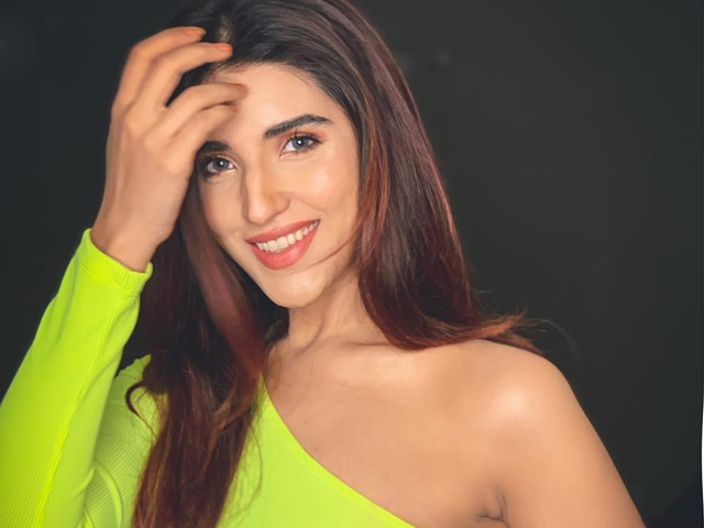 photo hareem farooq instagram