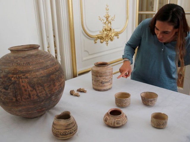 France returns 486 smuggled artefacts to Pakistan by Tribune