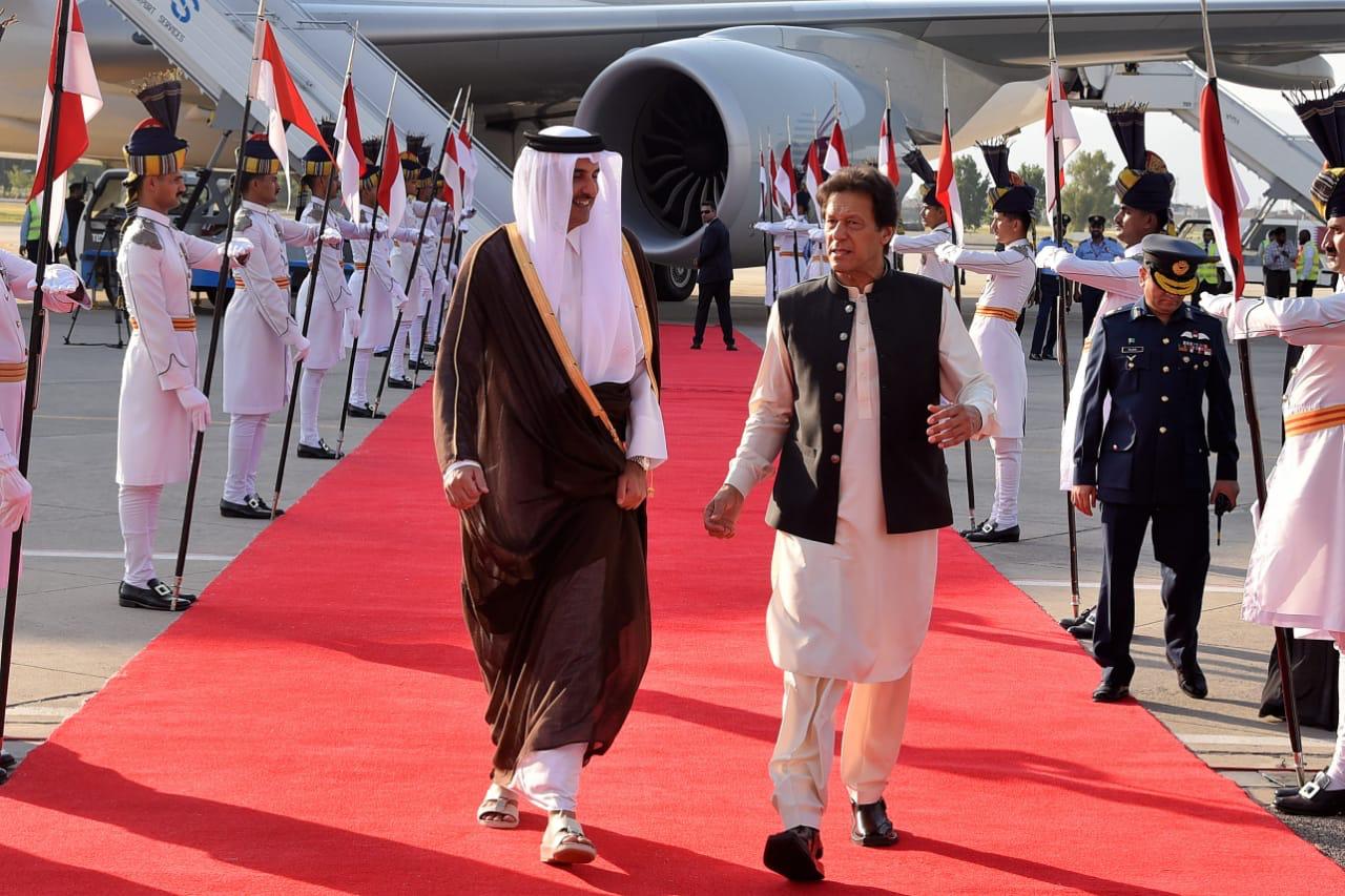 pm imran khan with qatar 039 s emir sheikh tamim bin hamad al thani photo pid