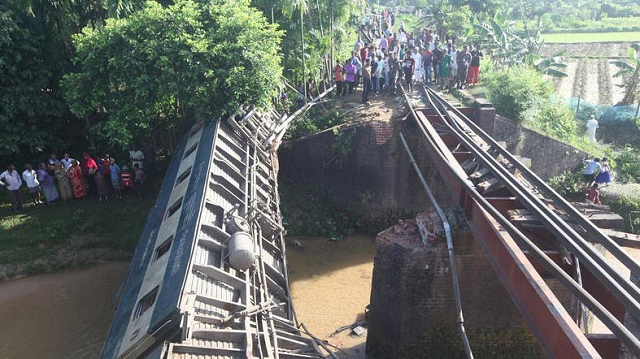 local people joined fire and police teams in pulling the dead and injured out of the wreckage photo reuters