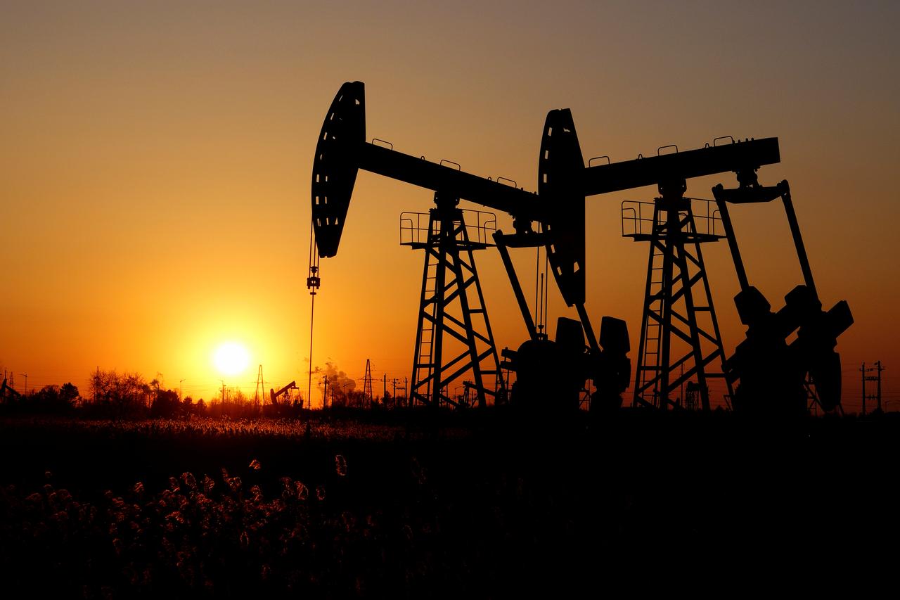 oil prices rise on us inventory decline