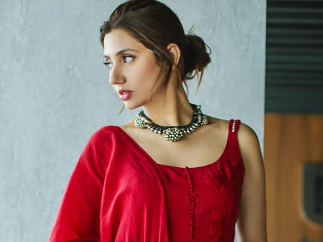 mahira khan takes subtle dig at haters in insta post