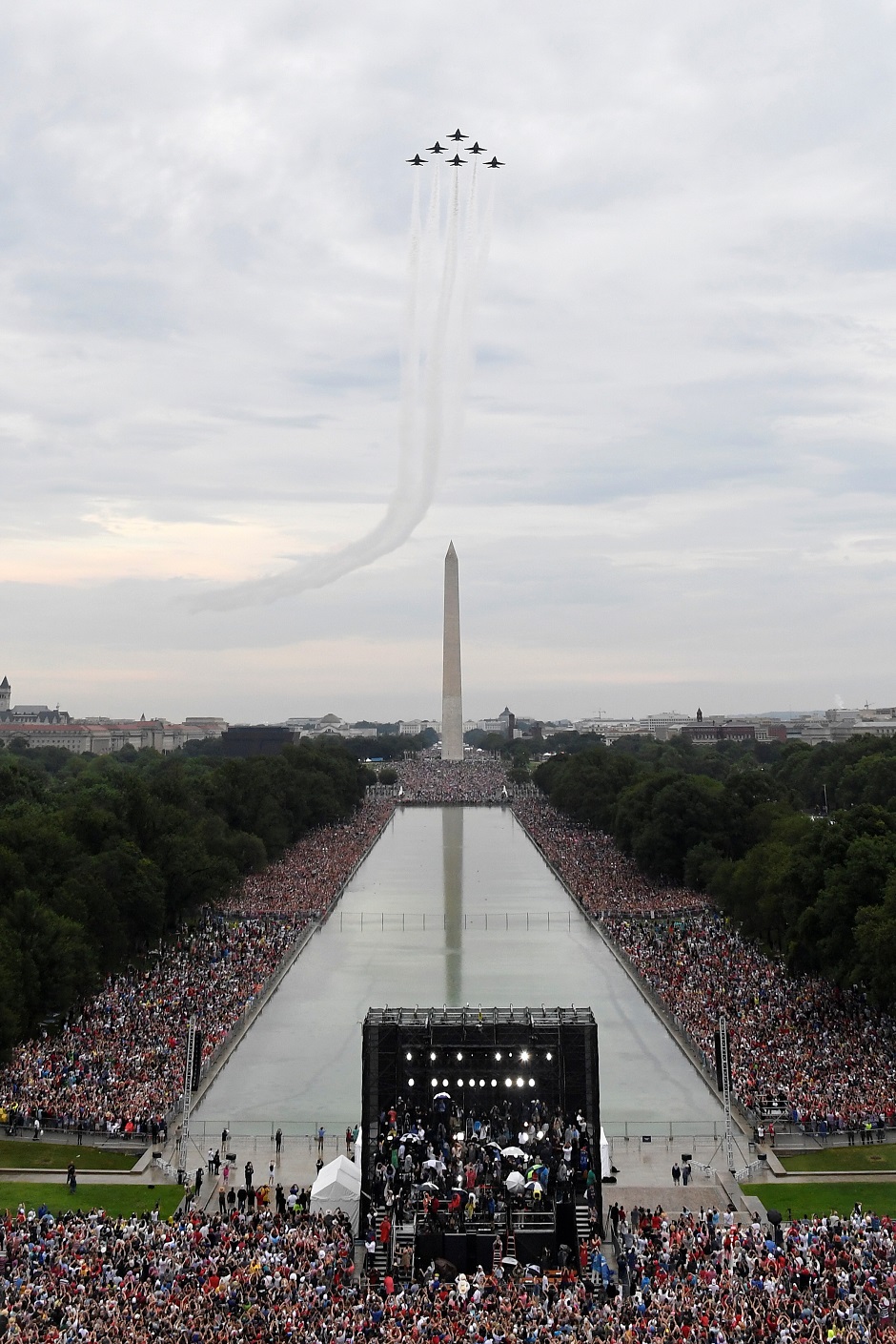 US Navy Blue Angels does a flpast at Lincoln Memorial Washington. : REUTERS