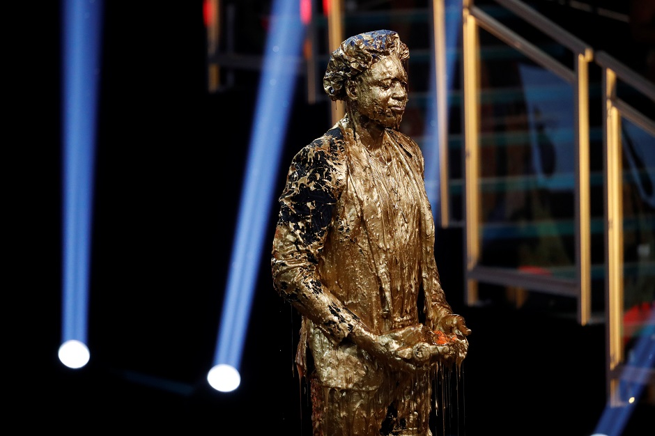  Basketball player Dwyane Wade reacts after getting the gold slime during the Nickelodeon's Kids' Choice Sports Awards :REUTERS