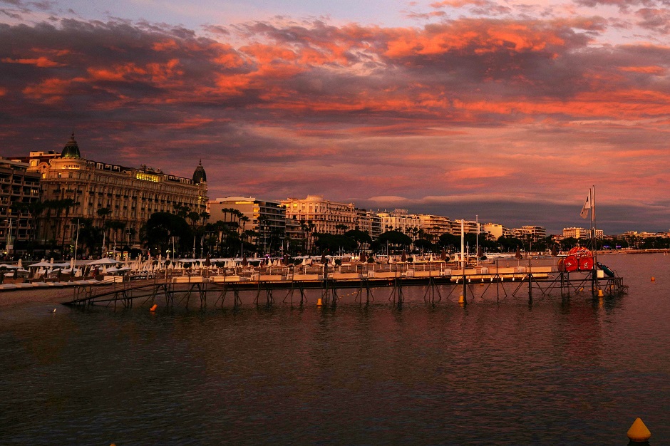 A photo taken at sunset shows a view of the French Riviera city of Cannes, southeastern France. PHOTO: AFP