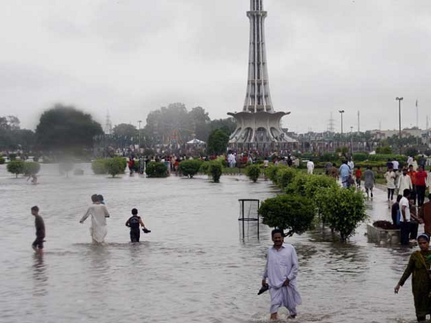 Rain in Punjab. PHOTO: EXPRESS 