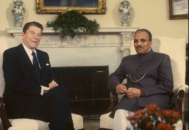 Zia ul-Haq meeting Ronald Reagan.