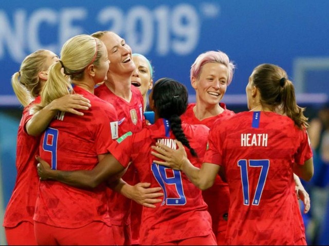 Us Womens Football Team Mediation Over In Equal Pay Bid The Express Tribune 