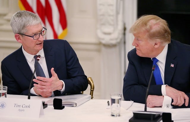 apple ceo warns trump about china tariffs samsung competition