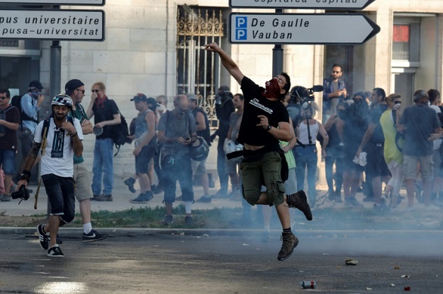 A protest in southern French city Bayonne, where police have been deployed en masse. (Photo: AFP)