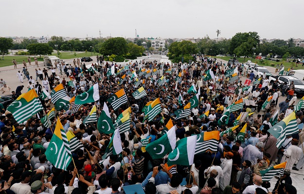 Millions express true patriotism during Kashmir Hour