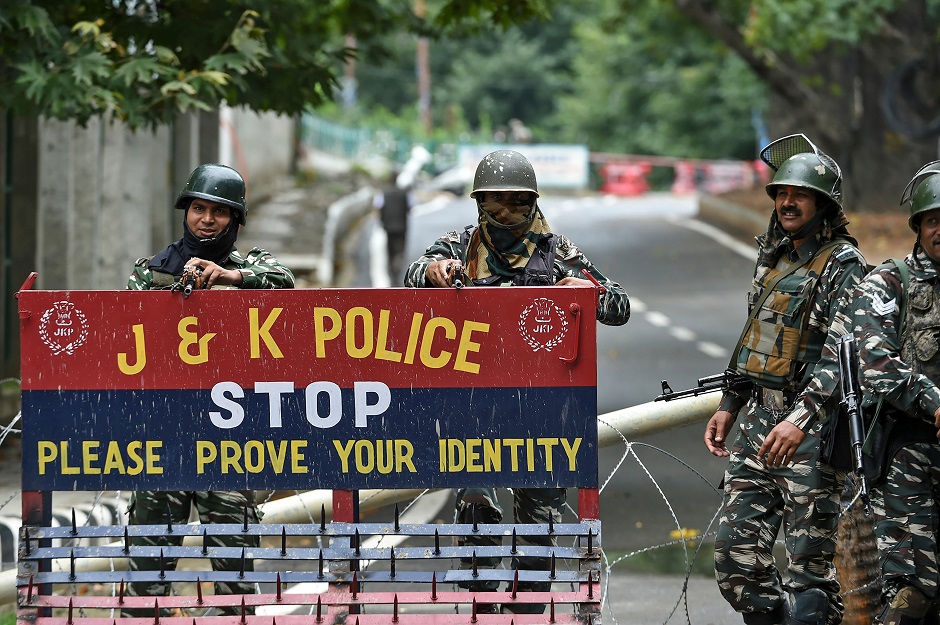 Indian security personnel stand guard in Srinagar on August 17, 2019. PHOTO: AFP
