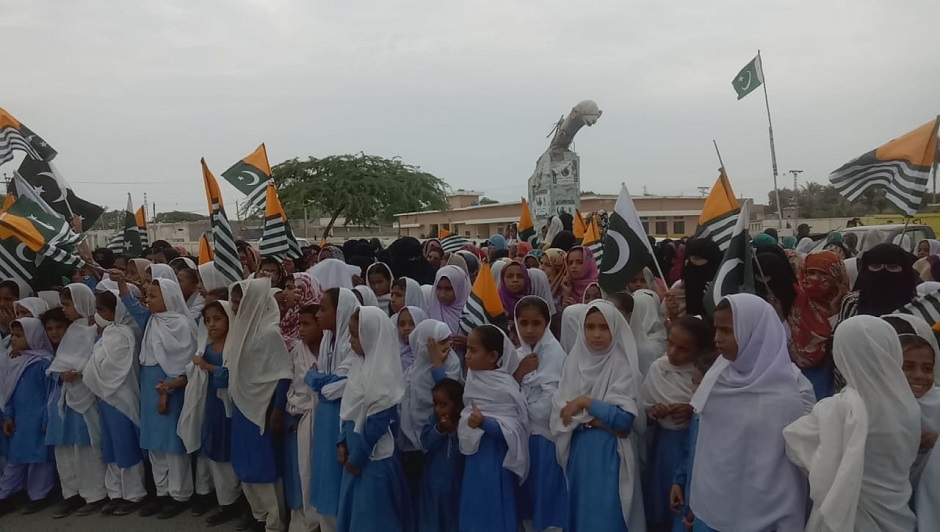 Girls from a school in Rawalpindi show their suppourt. PHOTO: EXPRESS