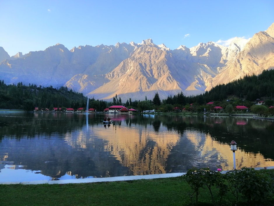 A photo shows the view of Shangrila, located in Kachura village in Skardu city in Pakistan's northern Gilgit-Baltistan region on September 11, 2019. Skardu, a scenic valley with blue water and high mountains, is located at an elevation of over 7,300 feet (2,225 meters) in Pakistan's northern Gilgit-Baltistan region. (Photo courtesy: Anadolu Agency)