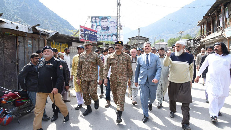 Diplomatic corps, DG ISPR visiting more areas in LoC. PHOTO: EXPRESS 