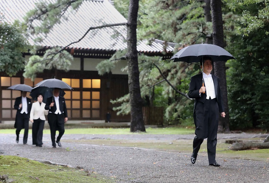 Japan's Crown Prince Akishino (R), his wife Crown Princess Kiko (2nd R) and other members of the imperial family arrive at the Imperial Palace sanctuaries where Emperor Naruhito will report the proclamation of his ascension to the throne in Tokyo. PHOTO: AFP