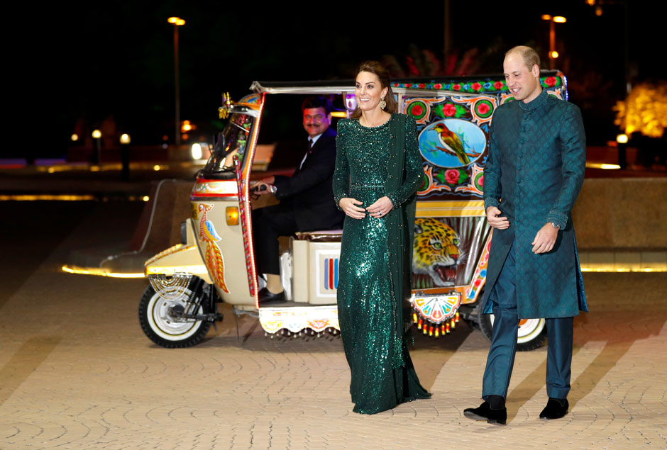  Britain's Prince William and Catherine, Duchess of Cambridge, arrive to attend a reception hosted by the British High Commissioner to Pakistan in Islamabad. PHOTO: REUTERS