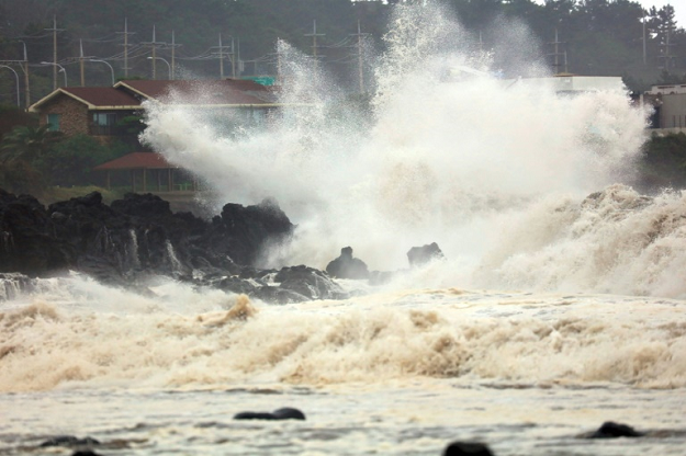 Mitag is the seventh typhoon to hit the Korean peninsula this year. PHOTO: AFP