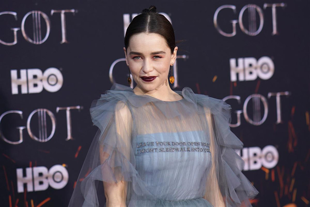 Emilia Clarke says shes been pressured to do nude scenes 