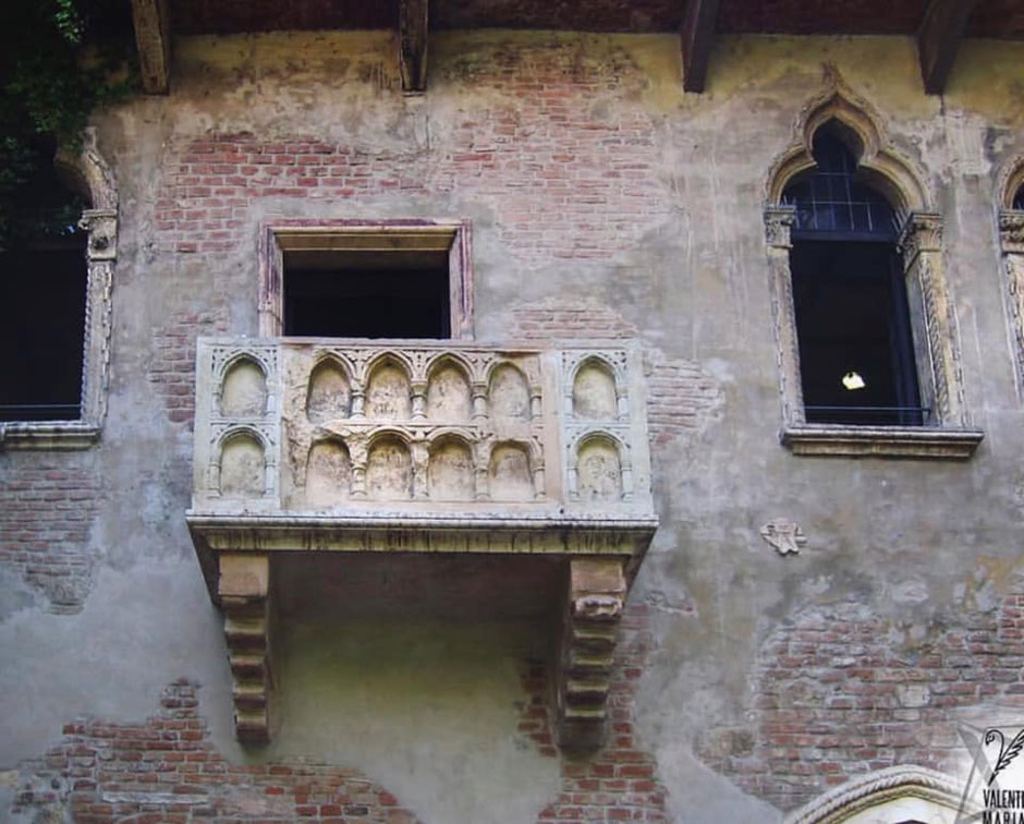 Juliet's-balcony