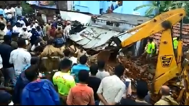 wall collapse kills 17 in india